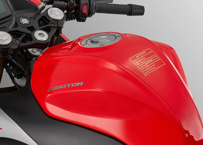 Motocicleta con buen sistema de combustible