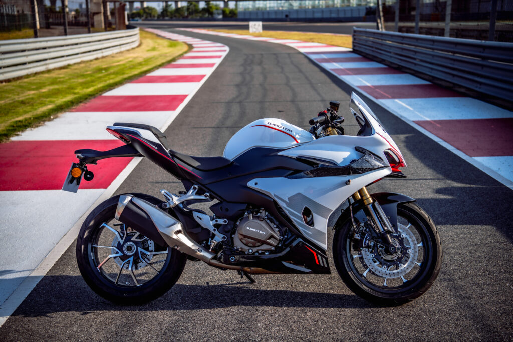 Qué significa DOHC en motocicletas